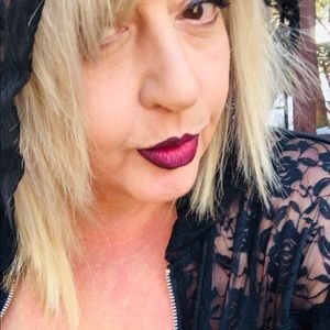 Meet your Posher, Rose